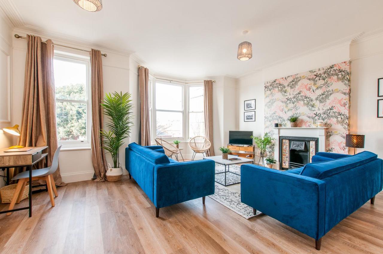 Queen Palm - - 3 Mins Walk To Apartment Margate