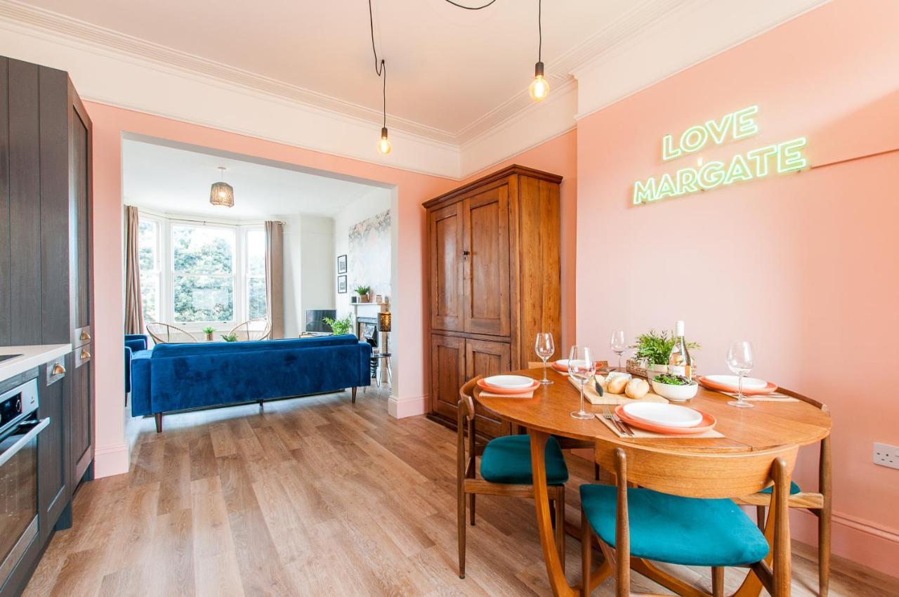 Queen Palm - - 3 Mins Walk To * Margate